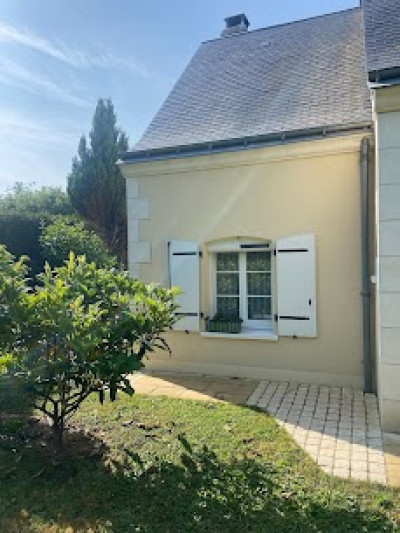 Volets roulants solaires à Saint-Cyr-sur-Loire