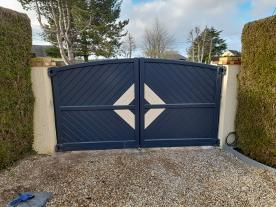 Nouvelle pose de portail battant motorisé pour Lorenove Pacy-sur-Eure (27)