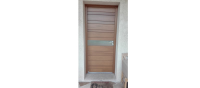 Porte d'entrée en bois - Istres