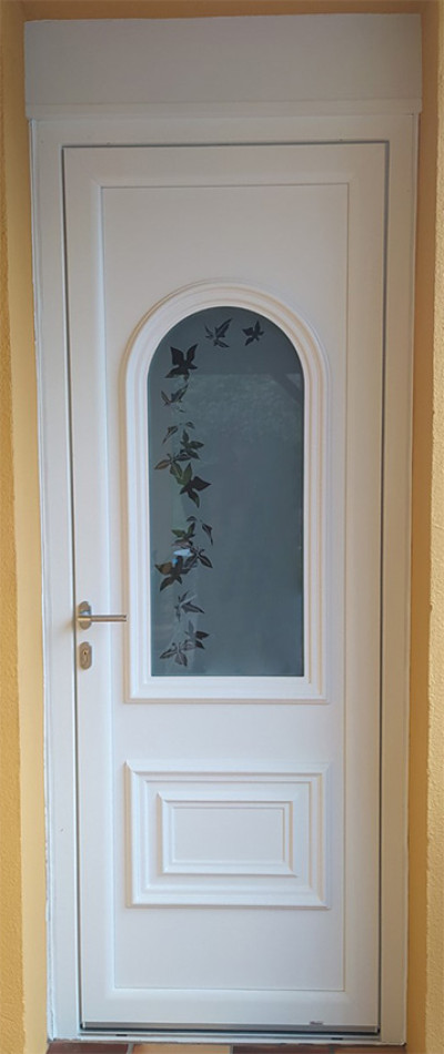 Pose d'une porte d'entrée PVC à Decazeville (12)