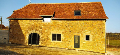 Rénovation d'une grange avec des menuiseries en aluminium à Decazeville (12)