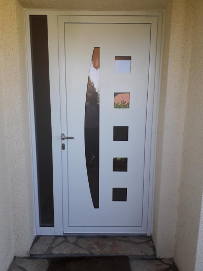 Pose d'une porte d'entrée aluminium à Domont (95)