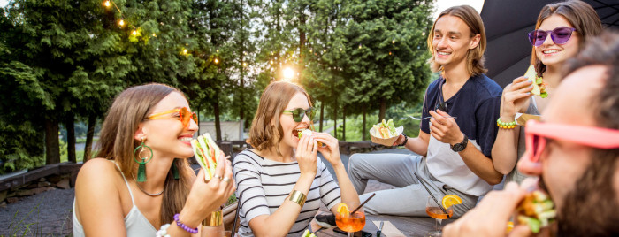 Laurent, apéritif dinatoire en terrasse avec les amis !