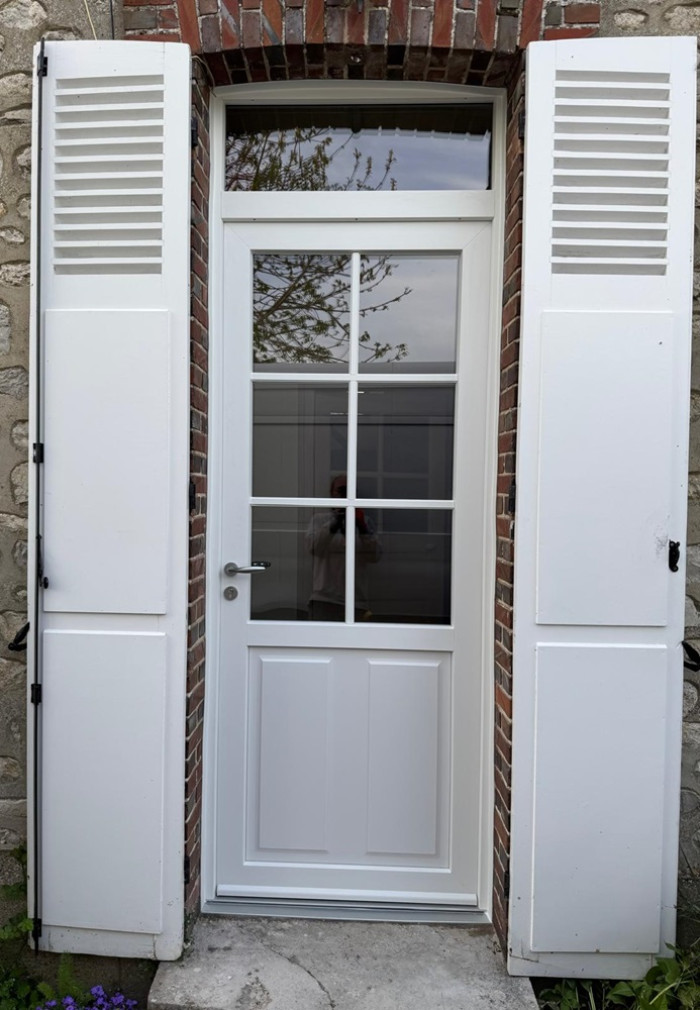 Rénover sa porte d’entrée à Herblay : quelles sont les différentes options ?