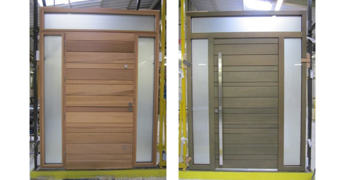 Pose d'une porte d'entrée bois par AZUR WINDOW Lorenove près de Trets