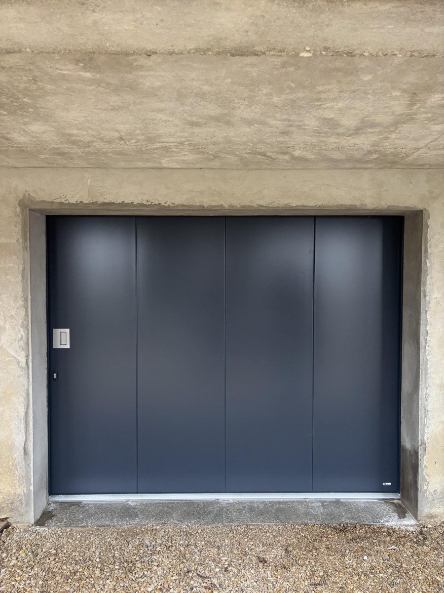 Porte de garage latérale