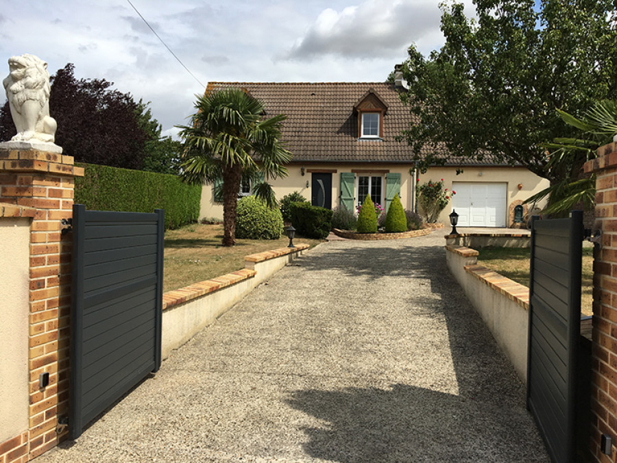 Pose d'une porte d'entrée Aluminium à Gournay-en-Bray