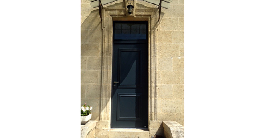 Rénovation d'une porte d'entrée à Bordeaux