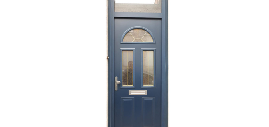 Une nouvelle porte d'entrée pour cette maison !