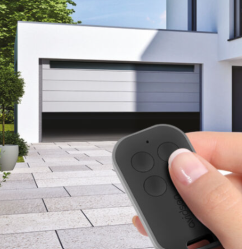 Bien choisir sa porte de garage à Chantilly (60500) : battante, sectionnelle ou latérale ?