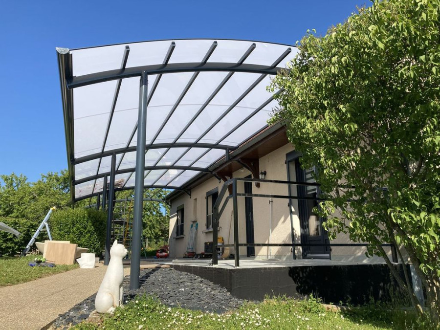 Pose d'une pergola à toit fixe à Troyes