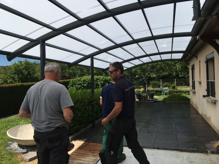 Pose d'une pergola à toit fixe à Troyes