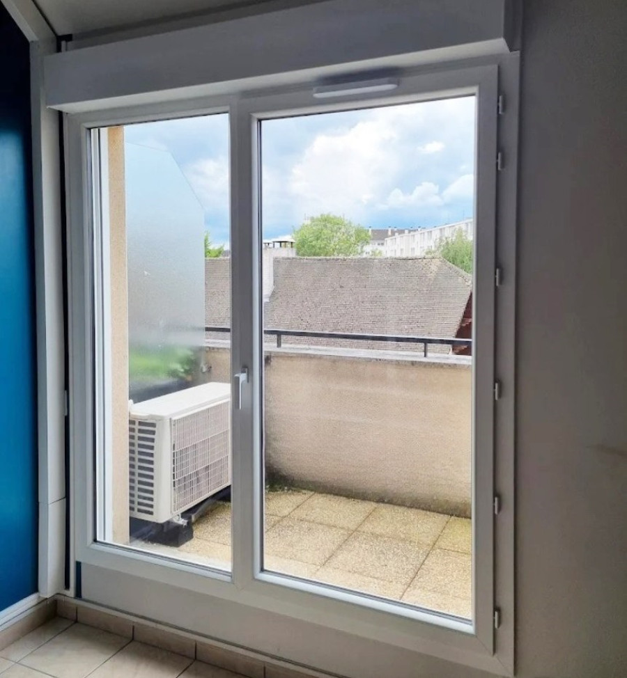Porte-fenêtre 200 x 200 cm : élégance et fonctionnalité pour vos ouvertures sur l’extérieur