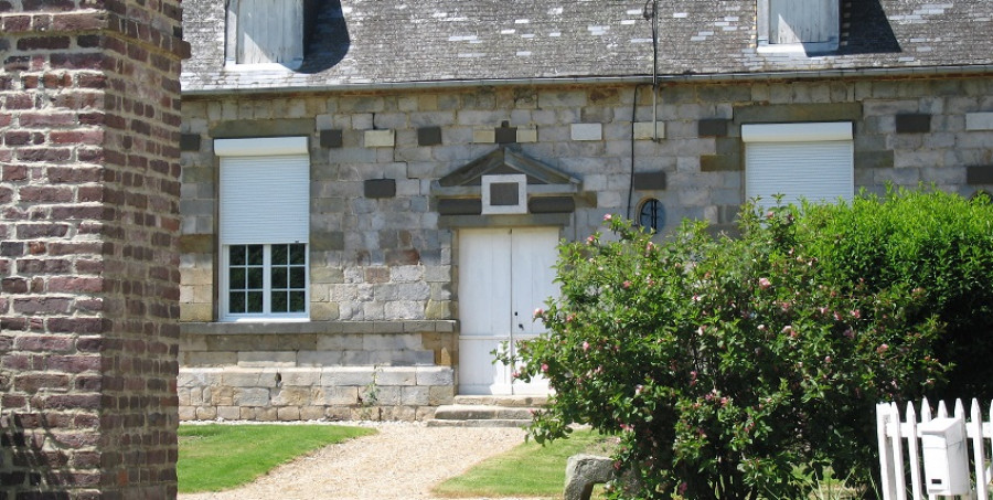 fenetre maison en pierre