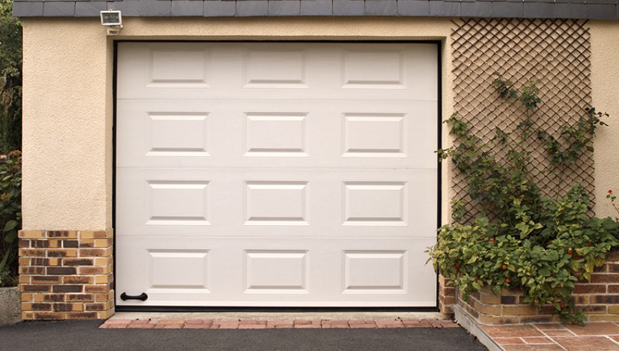 Quelle porte de garage est la plus isolante ?