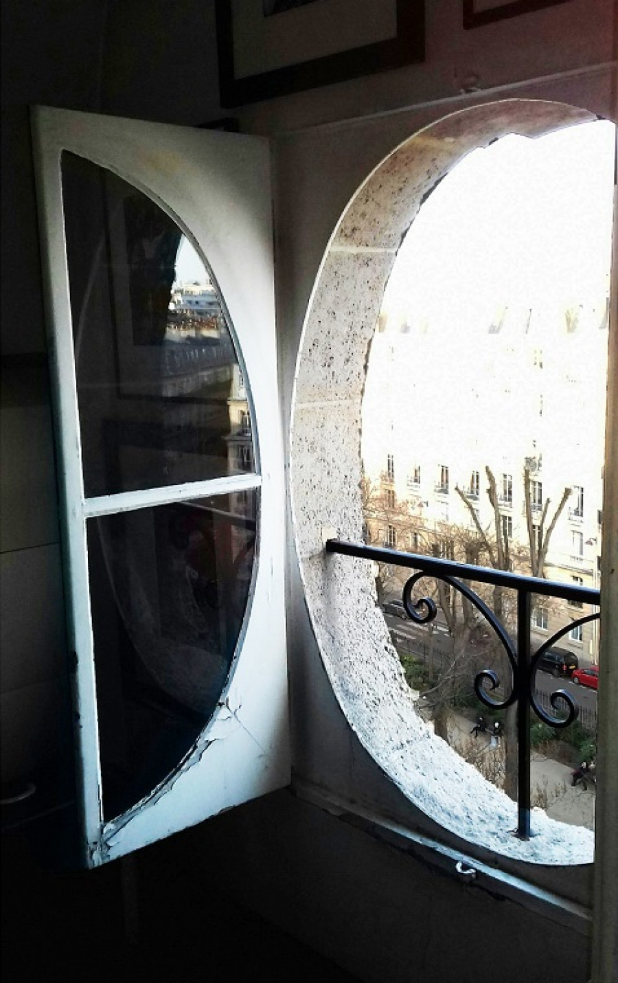 Pose de fenêtre ronde en bois par Lorenove Paris Ouest (75)