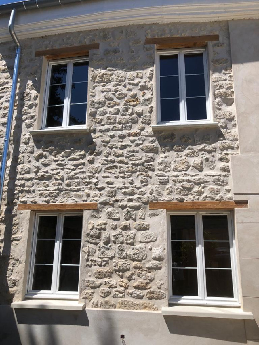 Pose de fenêtres en bois avec croisillons à Gargenville 78