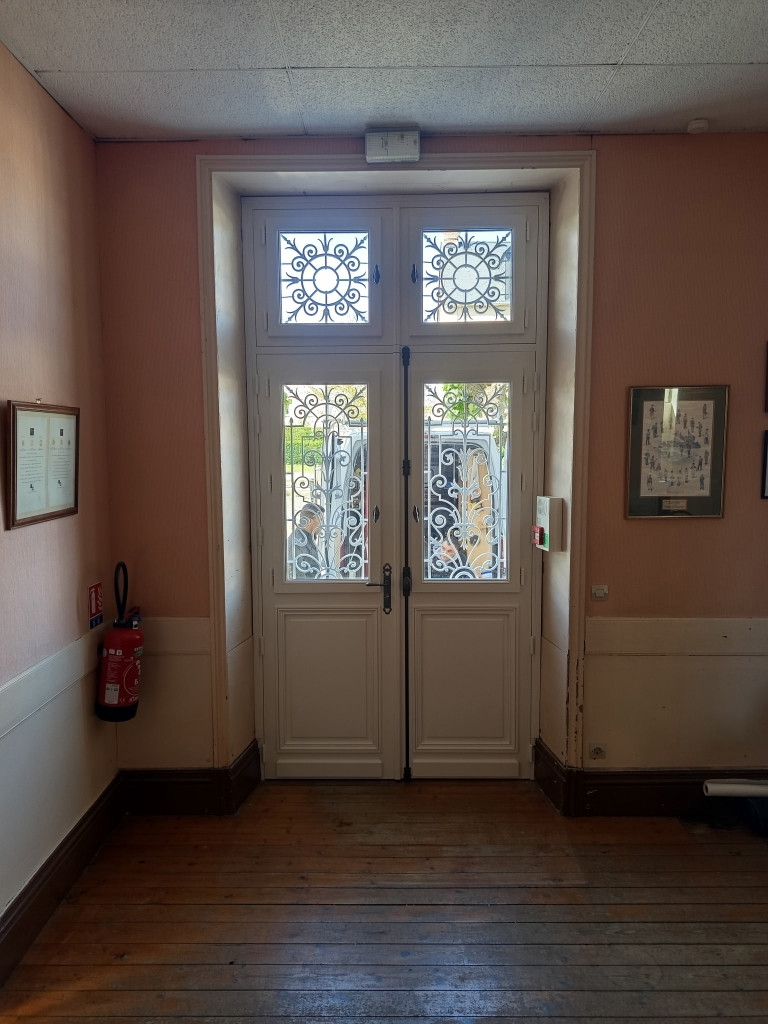 Pose de porte d'entrée à CAEN