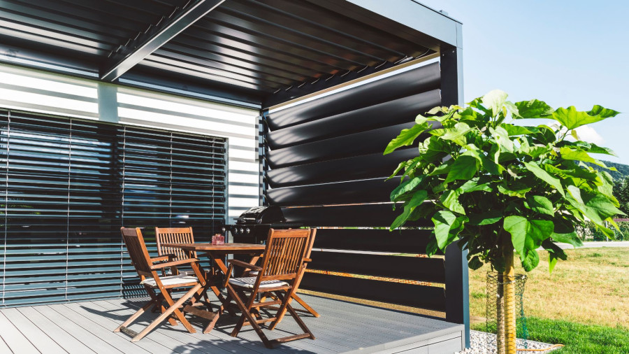 Pergola à Sainte‑Maxime : créer de l’ombre et profiter de l’été