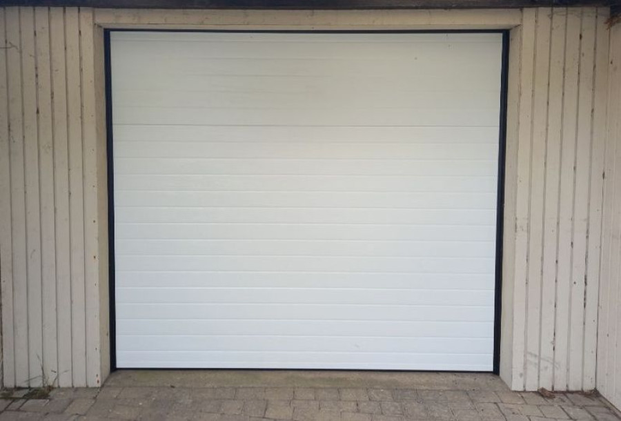 Porte de garage enroulable sur mesure par Lorenove