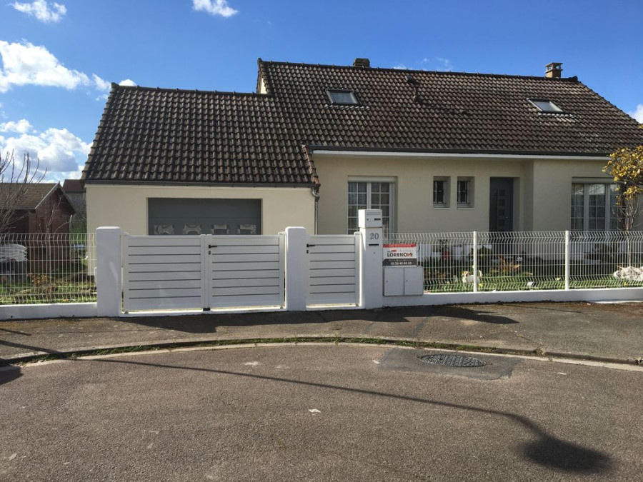 Pose d'un portail et portillon en aluminium à La Rivière-de-Corps (10)