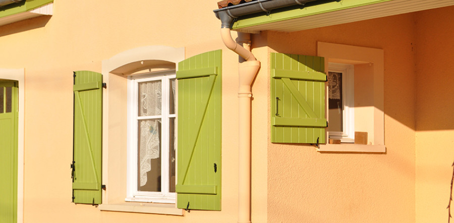 Confiez la fabrication de votre fenêtre et vos volets en bois à l’agence Lorenove Aix