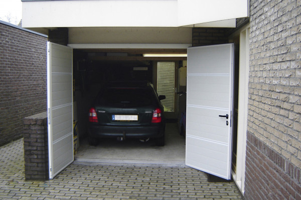 Porte de garage enroulable sur mesure par Lorenove