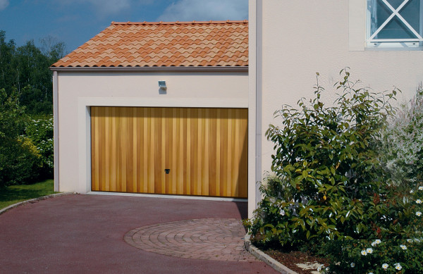 Porte de garage basculante isolante