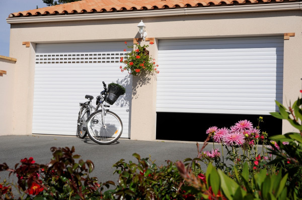 Porte de garage enroulable sur mesure par Lorenove